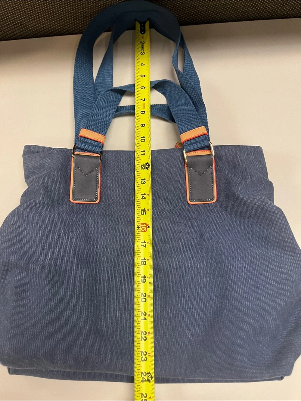 Chillx spacious tote